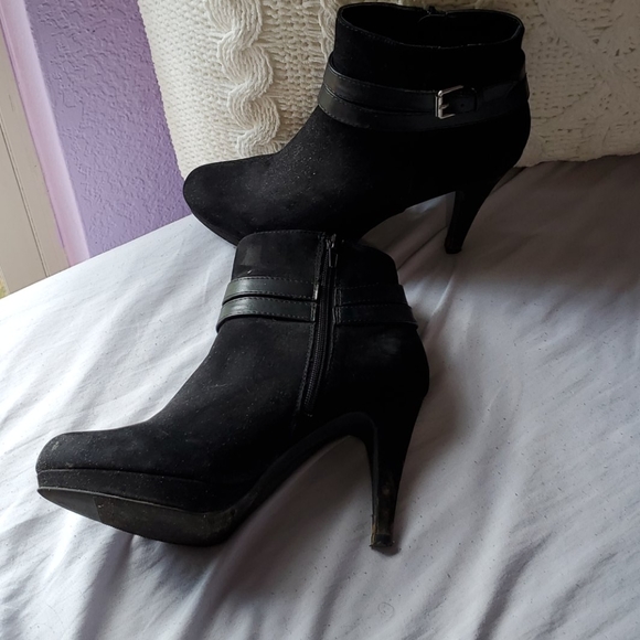 Metaphor size 8 1/2 black ankle booties - Picture 2 of 5